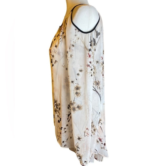 White House‎ Black Market open shoulder blouse. - Picture 5 of 14